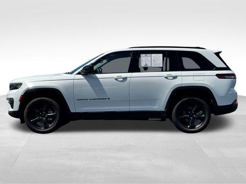 Bright White Clearcoat 2023 Jeep Grand Cherokee Limited