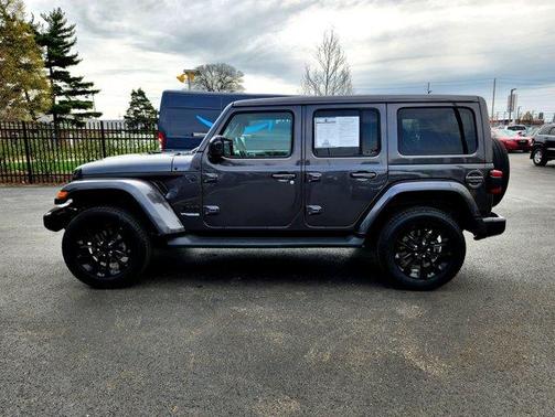 2021 Jeep Wrangler Unlimited Sahara Altitude