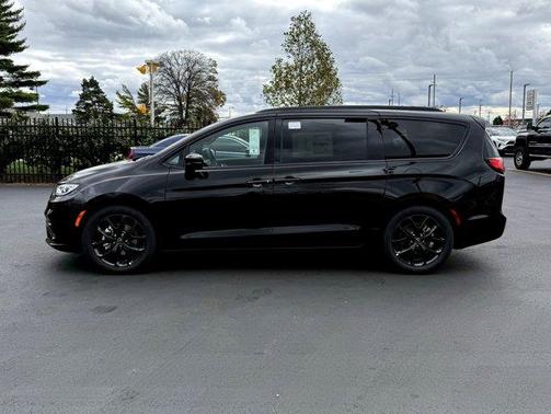 2026 Chrysler Pacifica Limited