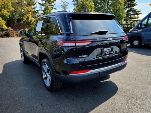 2022 Jeep Grand Cherokee 4xe Base