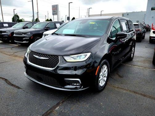 2024 Chrysler Pacifica Touring-L