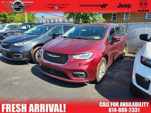 2023 Chrysler Pacifica Touring-L