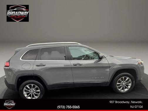 Gray 2021 Jeep Cherokee Latitude Lux