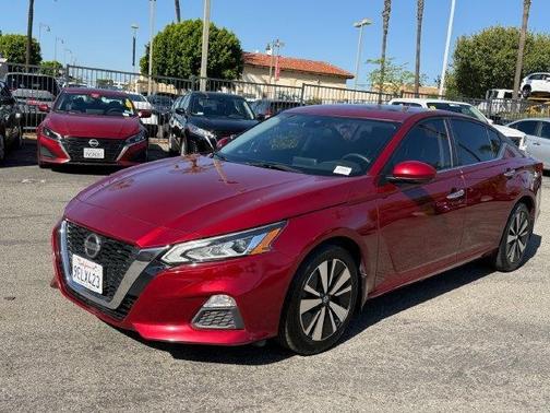 Scarlet Ember 2022 Nissan Altima 2.5 SV