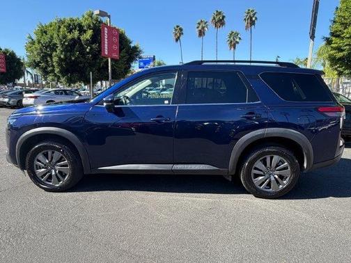 Deep Ocean Blue 2025 Nissan Pathfinder SV