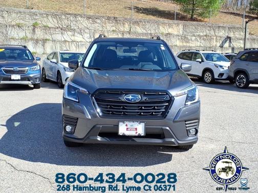Magnetite Gray Metallic 2024 Subaru Forester Premium