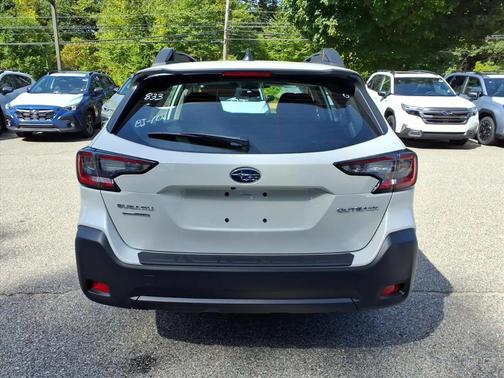 2025 Subaru Outback Base