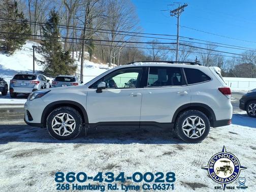 2023 Subaru Forester Premium