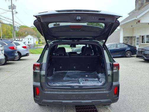 Deep Emerald Green Pearl 2026 Subaru Outback Premium