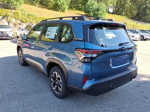 2025 Subaru Forester Base