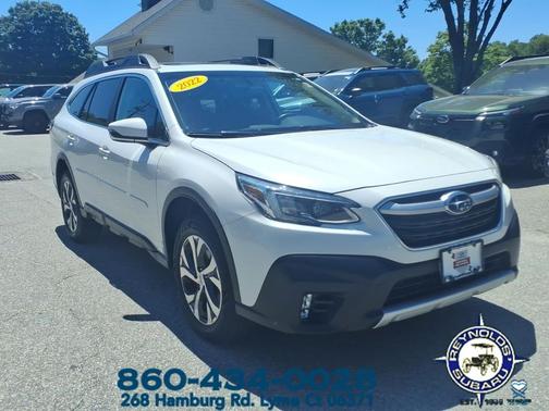 Crystal White Pearl Black 2022 Subaru Outback Limited