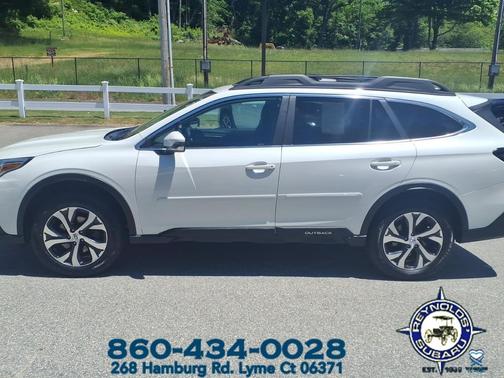 Crystal White Pearl Black 2022 Subaru Outback Limited