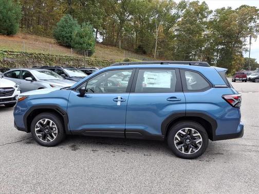 2025 Subaru Forester Base