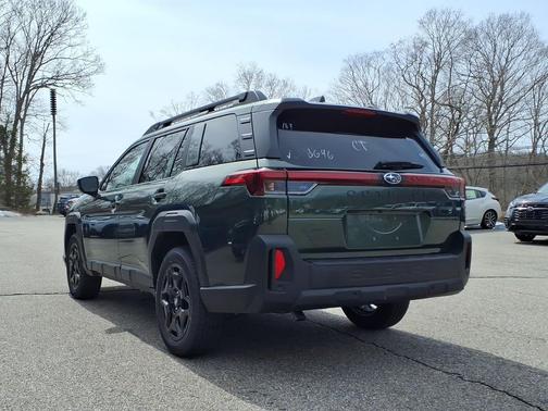 Deep Emerald Green Pearl 2026 Subaru Outback Limited