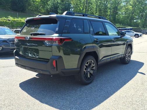 Deep Emerald Green Pearl 2026 Subaru Outback Limited XT