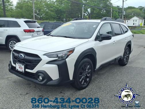 Crystal White Pearl 2025 Subaru Outback Onyx Edition