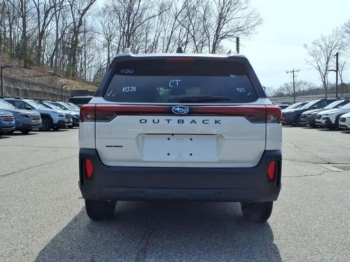 Crystal White Pearl 2026 Subaru Outback Limited XT