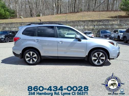 Ice Silver Metallic 2017 Subaru Forester 2.5i Limited