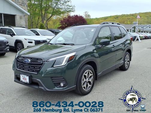 Cascade Green Silica Gray 2024 Subaru Forester Premium