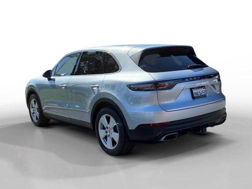 Dolomite Silver Metallic 2021 Porsche Cayenne Base