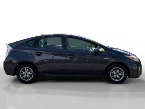 2010 Toyota Prius III