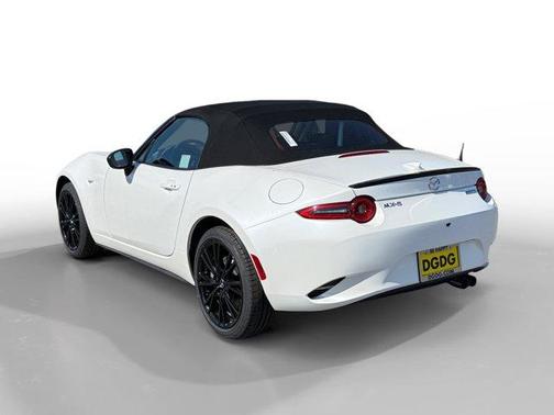 Snowflake White Pearl 2026 Mazda MX-5 Miata Club