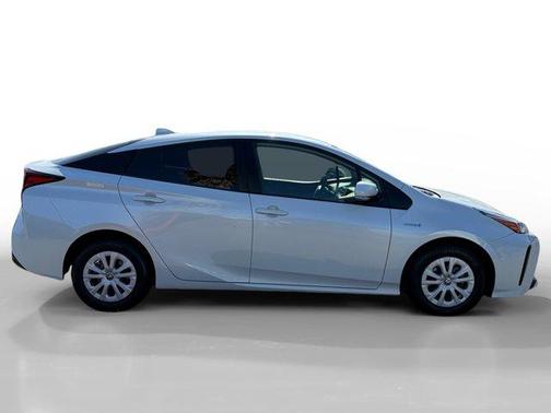 2021 Toyota Prius L