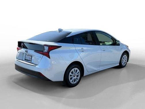 2021 Toyota Prius L