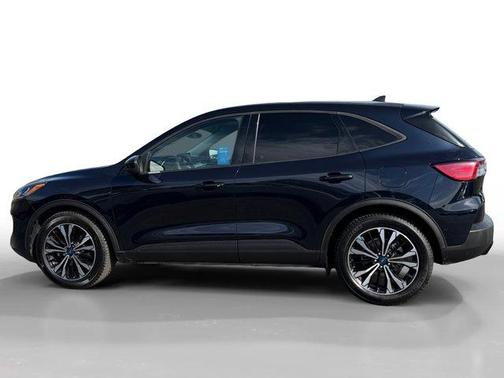 Blue Metallic 2021 Ford Escape SE