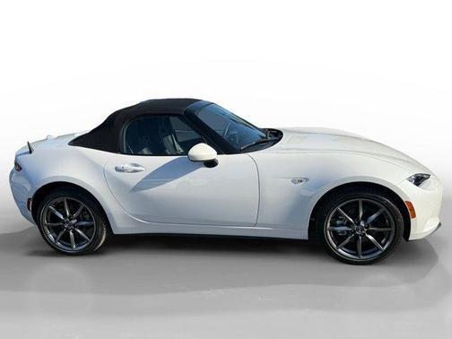 Snowflake White Pearl 2021 Mazda MX-5 Miata Grand Touring