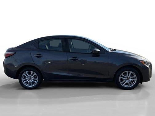 2017 Toyota Yaris iA Base