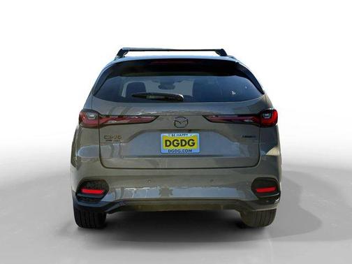 Zircon Sand Metallic 2026 Mazda CX-70 SCP