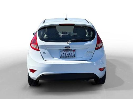 Oxford White 2013 Ford Fiesta SE