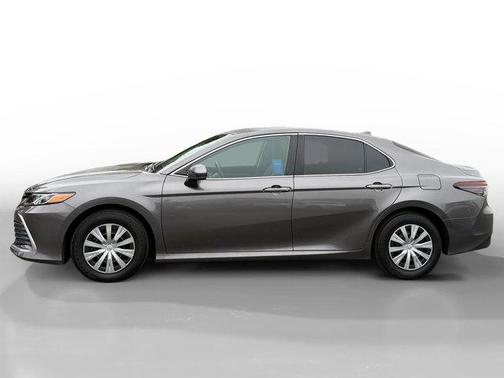 2022 Toyota Camry Hybrid LE