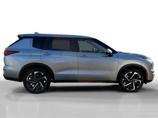 2022 Mitsubishi Outlander ES