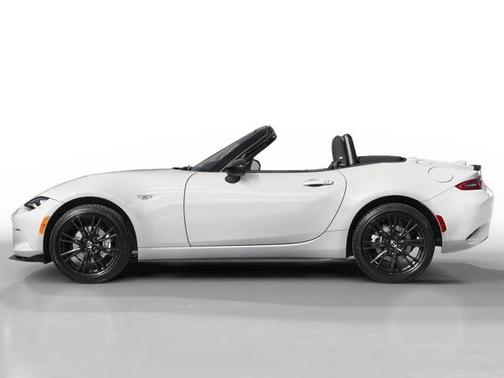 Snowflake White Pearl 2026 Mazda MX-5 Miata Club