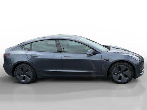 Midnight Silver Metallic 2022 Tesla Model 3 Long Range