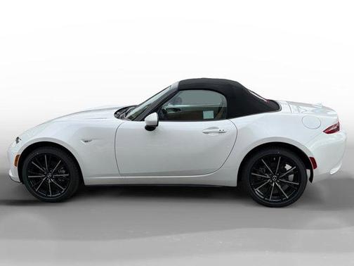 Snowflake White Pearl Mica 2026 Mazda MX-5 Miata GRAND TOURING