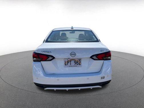 2023 Nissan Versa 1.6 SV