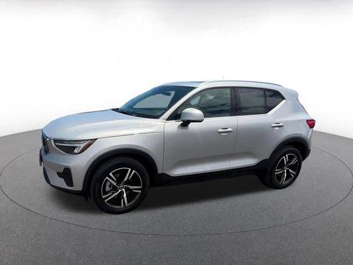 Gray 2024 Volvo XC40 CORE