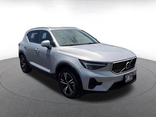 Gray 2024 Volvo XC40 CORE