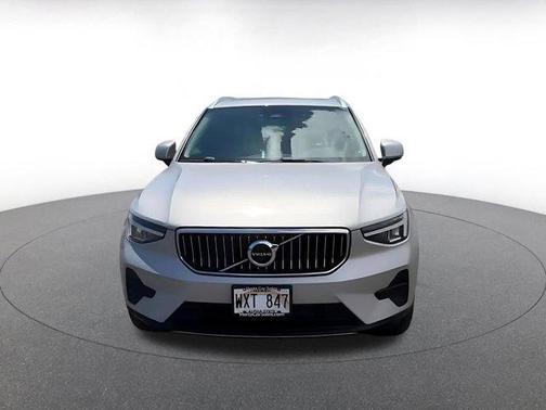 Gray 2024 Volvo XC40 CORE