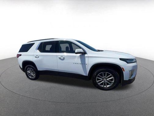 Summit White 2023 Chevrolet Traverse LT Cloth