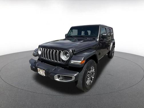 Granite Crystal Metallic Clearcoat 2025 Jeep Wrangler 4-Door Sahara 4x4