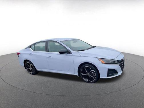 2025 Nissan Altima SR FWD