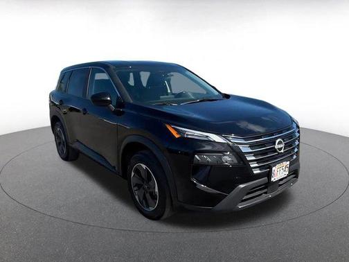 Super Black 2025 Nissan Rogue SV