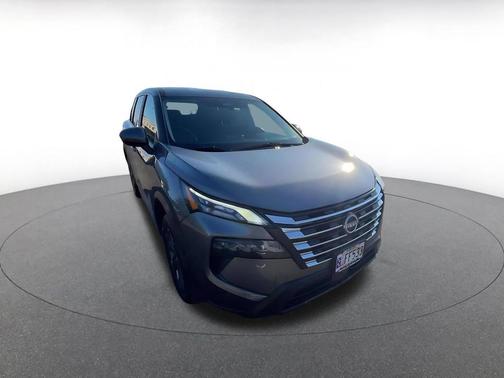 Gun Metallic 2025 Nissan Rogue SV