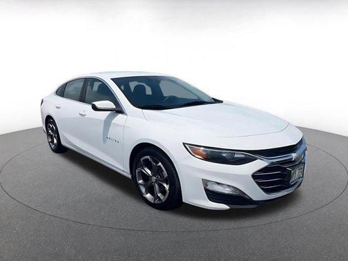 Summit White 2023 Chevrolet Malibu FWD 1LT