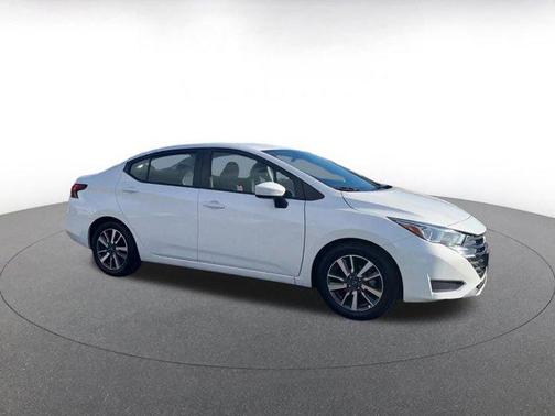 2023 Nissan Versa 1.6 SV