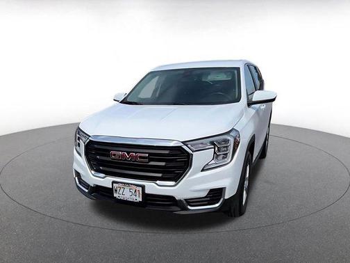 Summit White 2024 GMC Terrain SLE